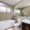 Fish Eagle Manor