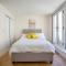Gorgeous Central Studio with Balcony, 2 mins to Beach and Pier