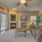 Dock, Slip and Pool Breezy Lake Ozark Escape - بحيرة أوزارك