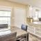 Less Than 1 Mi to Lake Weir Quiet Summerfield Getaway - Summerfield