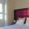Logis Hôtel Saint Guirec Et De La Plage