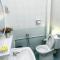 Semi-Detached, Up to 21 Pax, 4 Bedrooms, 3 Bathrooms, 4 Car Parks by Star Home