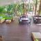 REEF RETREAT APARTMENTS PALM COVE Unit 11