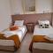 Hall 92 Quartos com WC em moradia com piscina A-das-Lebres Loures