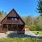 Cosy Lakeside Chalet With Option to add Private Hot Tub & Boat - Duneena