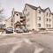 2 Blocks to Light Rail Denver Unit with Kitchenette