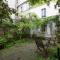 Veeve - Charming Townhouse near Parc Montsouris - Paris