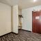 Cobblestone Hotel & Suites - Little Chute
