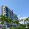 Cozy 1-1 BR Steps from Downtown Doral Park - Miami