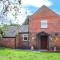 Top Stable Cottage - Ireton Wood