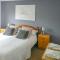 1 Mirehouse Place