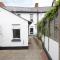 No 9, Watchet