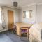 27 Whitegates