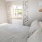 27 Whitegates