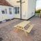 27 Whitegates