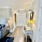 Cotswold Chic Retreats "Jacinabox" Central Chipping Campden-Parking-Garden