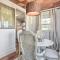 Chincoteague Island Cottage about 2 Mi to Beaches - Чинкотиг
