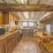 Beautiful 16th Century Ty Cerrig Cottage, set in stunning grounds with great views - 科文
