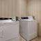 Days Inn & Suites by Wyndham Collingwood