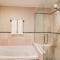 Water Tower Place Condo 202B Easy Access to Shuttle and Main Street - فريسكو