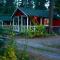 Johnston Canyon Lodge & Bungalows