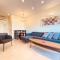White Gordon Beach Apartment