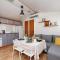 MIA mobile home with jacuzzi