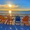 2 Bed Condo with Balcony Facing Pool and Sunsets! - تامبا
