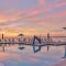 2 Bed Condo with Balcony Facing Pool and Sunsets! - تامبا