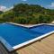 Casarão com piscina e cachoeira CUNHA SP