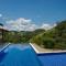 Casarão com piscina e cachoeira CUNHA SP
