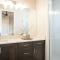 Resort Villa 1 LOWER LEVEL! YEAR ROUND HEATED POOL AND HOT TUB DOG FRIENDLY - 圣乔治