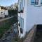 Light and airy central Lyme Regis Appartment with parking