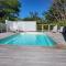 VILLA STE MARTHE avec piscine, grande terrasse, jardin intime et citerne deau