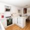 6 Lyme Mews