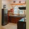 RS VILLA student share apartments with private room,free wifi ,100mts to the beach - Flic-en-Flac
