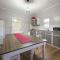 The Radford Couples Cottage Heart of Stanthorpe