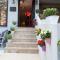 Juliet Rooms & Kitchen