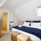 'ORCHARD CROFT LODGE - CHICHESTER', BOOK-DIRECT, New Home 1,367 Sq' Ft' , Can Sleep 8 on request , Split & Link 'Super King' Size Beds, Free Wi-Fi, Sky TV & Sky Sports, 9 - Minutes from West Wittering Beach, Very Quiet Location, DOG FRIENDLY - Chichester