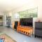 Four Palms Cottage - Onetangi Holiday Home