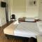 Crown Hotel Motel