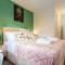 Hatfield Haven - Modern 2-Bed Retreat near Uni, Business Park & City Center, FREE Parking, Big savings on Longer Stays