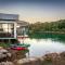 Maison du Lac - house on lake, close to town