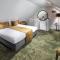 Boutique Hotel First City