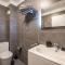 3 Room Luxury Residence Militari M2+3