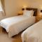 Puffin Hot tub Lodge, 4 bedrooms Resort, Pool,Gym,Bar - Padstow