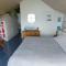 Lakefront. Appartement pieds dans l'eau. View and direct access to the lake. - Anthy