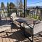 Lovely J Home -Stunning river view cozy two bedroom private suite