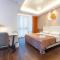 Locals Apartment House 24