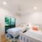 Beach House on Main - Airlie Beach